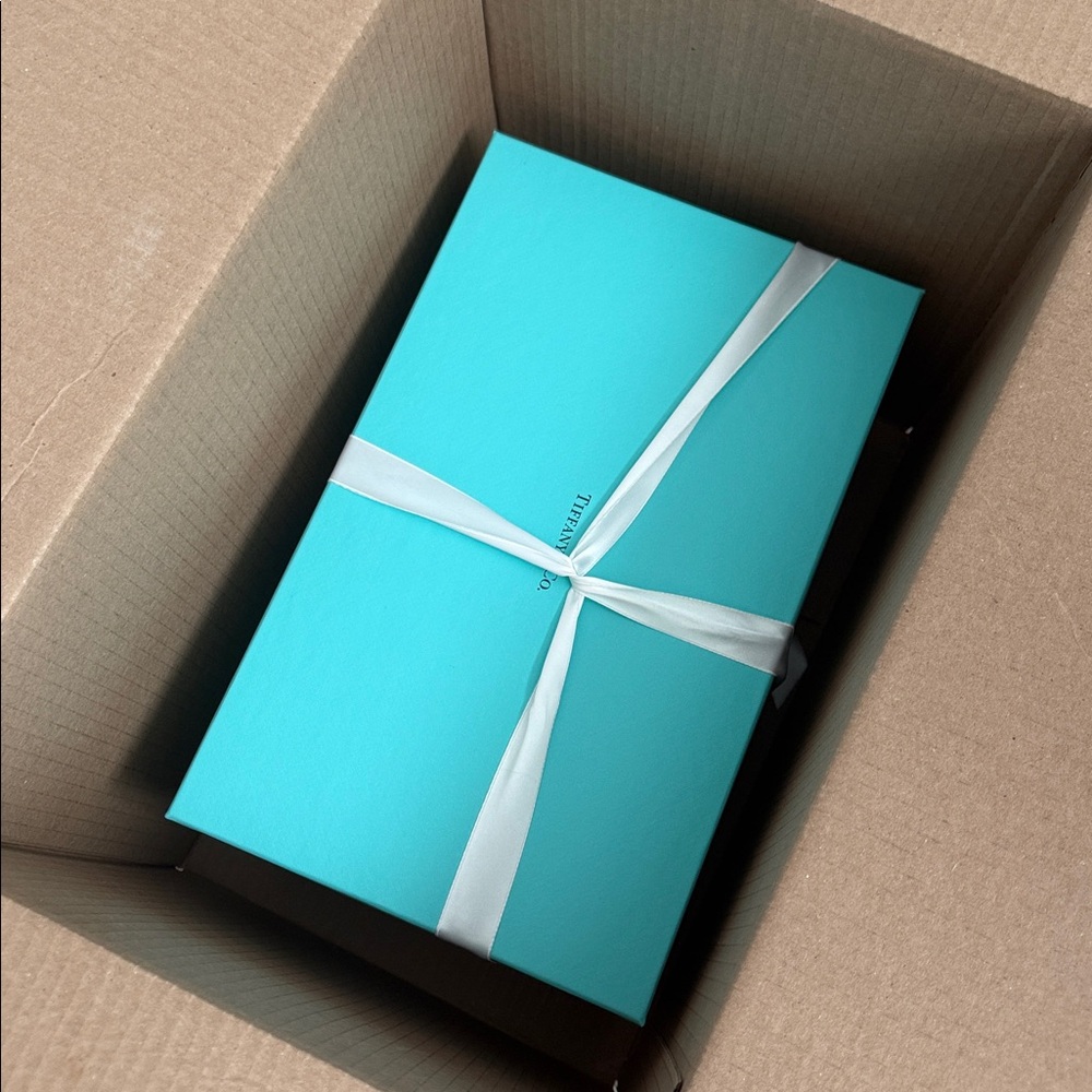 Tiffany & Co. Clear Crystal Flutes on Iconic Blue Box - Picture 11 of 11